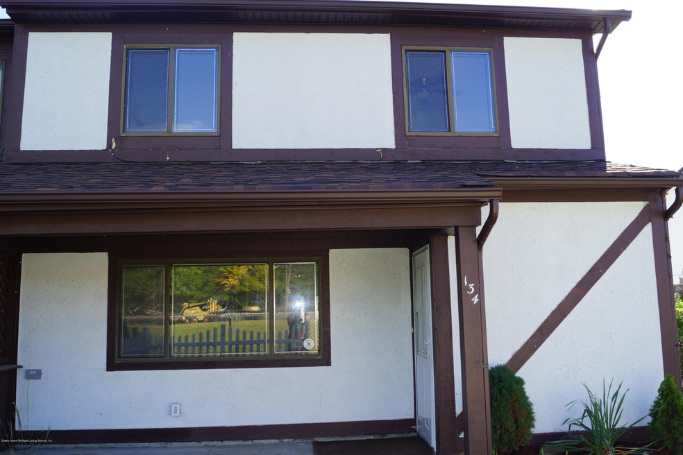 Welcome to 134 Parkview Loop!