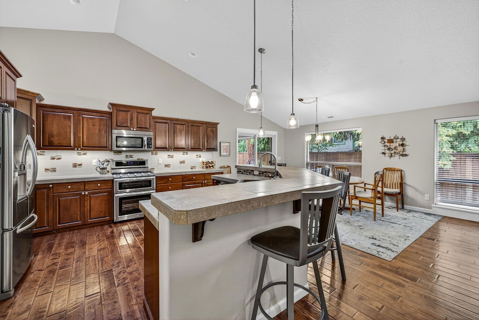 For Sale $949,000 • Co-Listing Agent