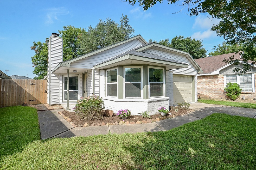 4808 Dogwood Dr, Rosenberg, TX 77471 - photo 1