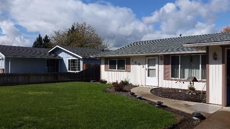 1603 Valley View Dr, Medford, OR 97504 - photo 1