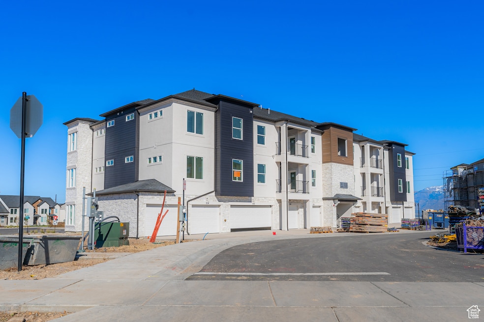 6454 Pinnacle Peak Ln unit E303, Herriman, UT 84096 - photo 1