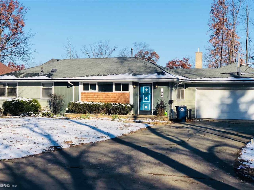 196 Highland Dr, Bloomfield Hills, MI 48302 - photo 1