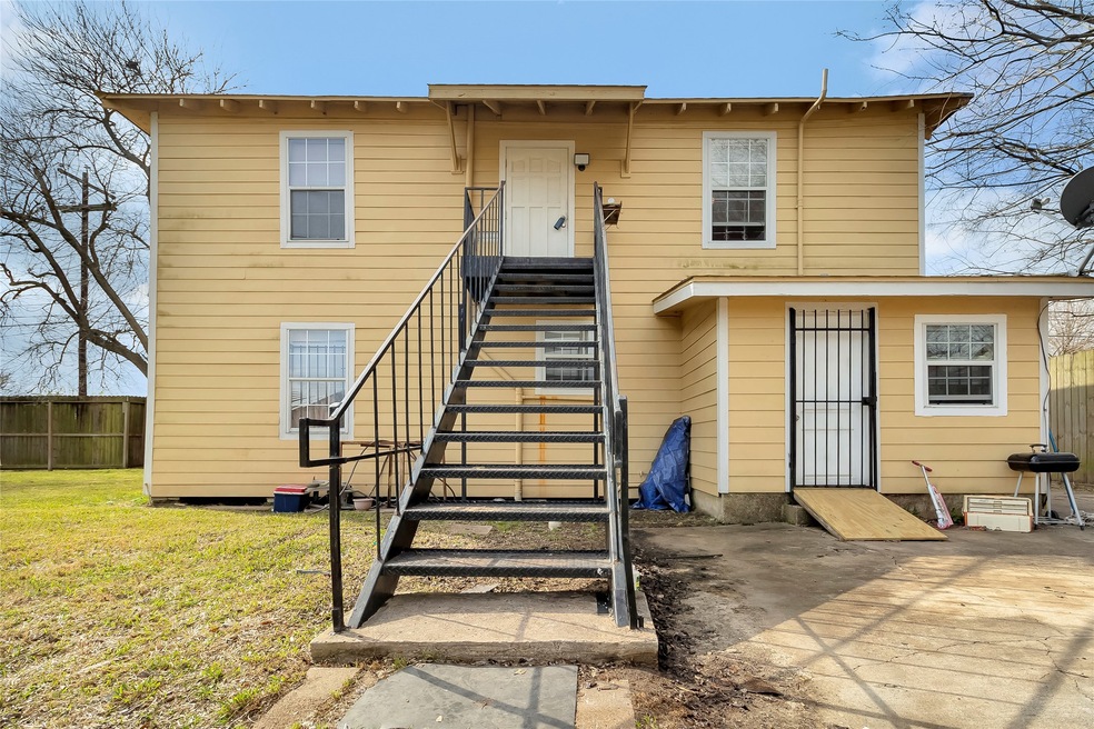 Welcome home to 4233 Dupont Street located in the