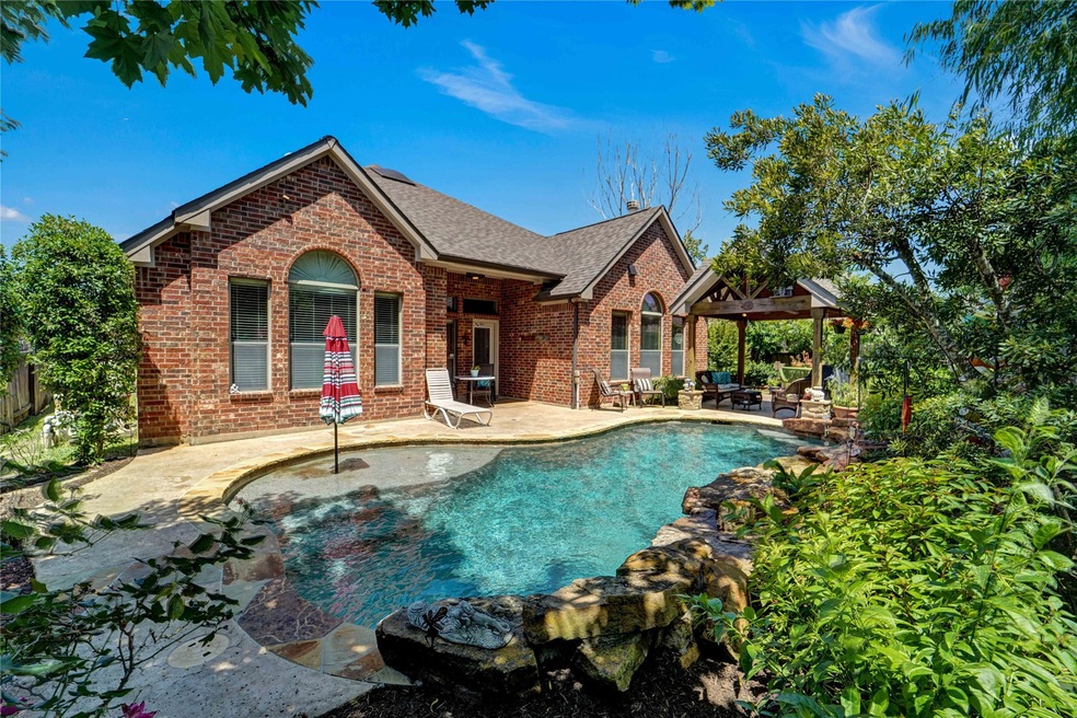 Welcome to 13326 Story Glen Drive, your new outdoor oasis! Imagine hot days and cool evenings enjoying this private outdoor living space.