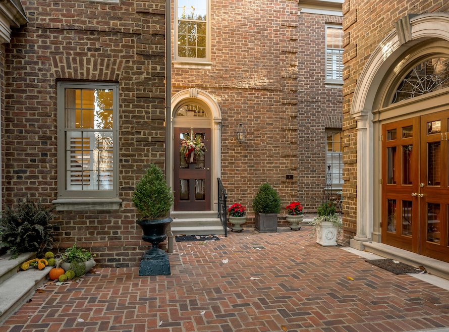 100 Idle Hour Dr unit 13, Lexington, KY 40502 - photo 1