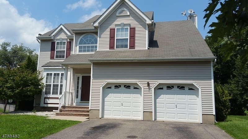 201 Knoll View Dr, Phillipsburg, NJ 08865 - photo 1