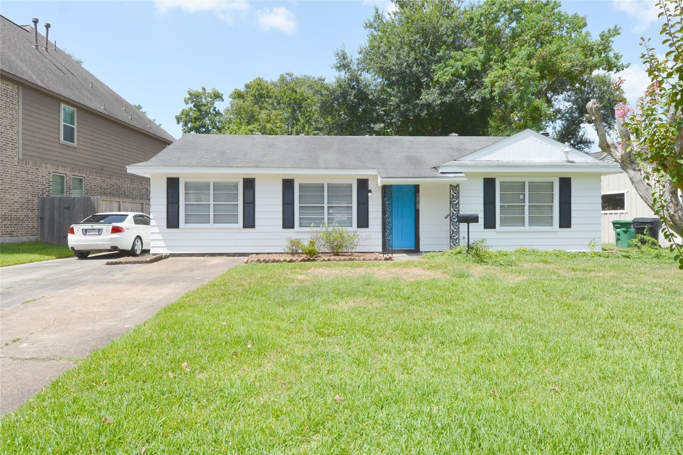 1610 Hewitt Dr, Houston, TX 77018 - photo 1