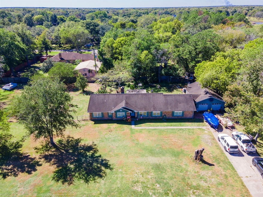 15902 Ash Rd, Alvin, TX 77511 - photo 1