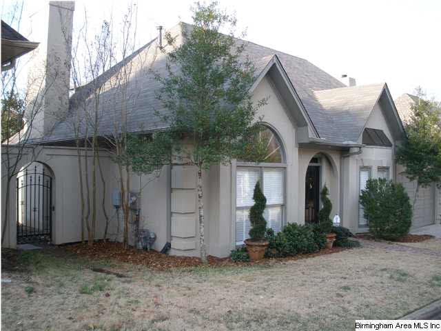 Great location for this 3Bedroom 3.5Bath home.