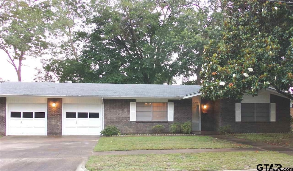207 207 Samuel, Tyler, TX 75701 - photo 1