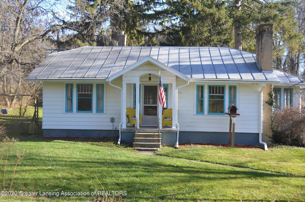 764 N Jefferson St, Ionia, MI 48846 - photo 1