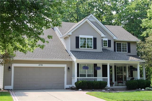 Sqft 4 Bedroom ~ 2 Full Bath & 2 Half Bath Colonia