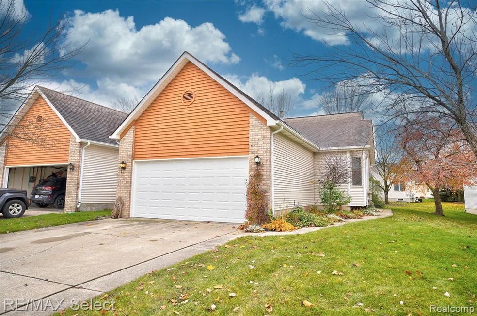 9372 Rayna Dr 02.jpg