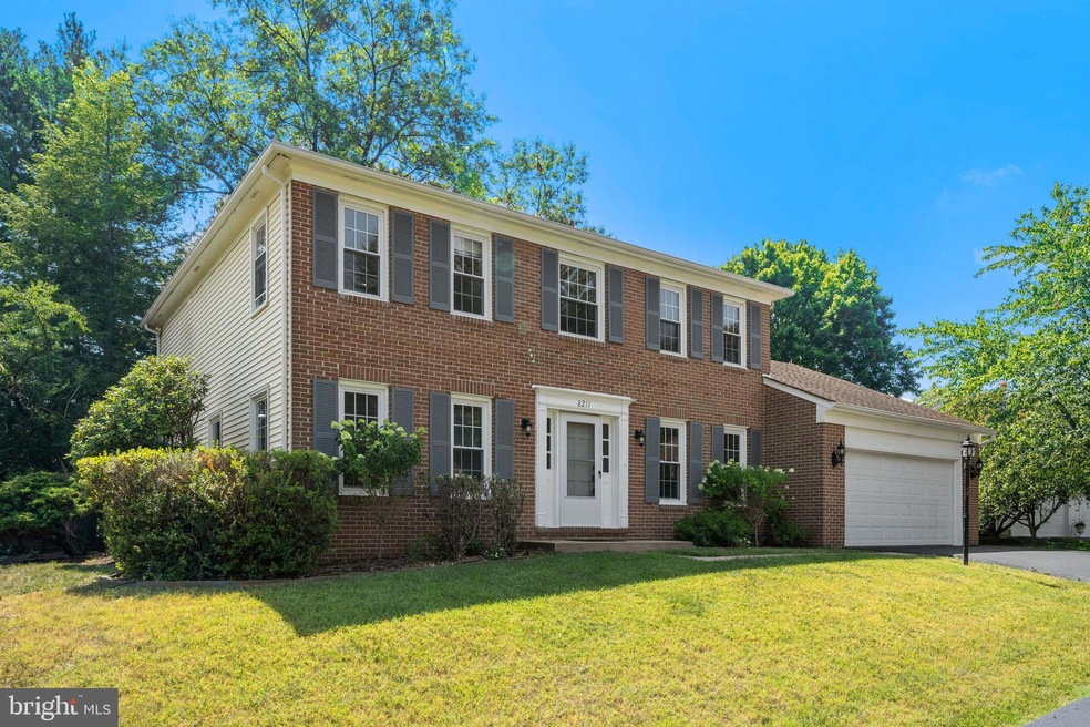 8211 Labbe Ln, Vienna, VA 22182 - photo 1