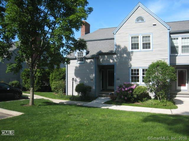 198 Glengarry Rd unit 198, Fairfield, CT 06825 - photo 1