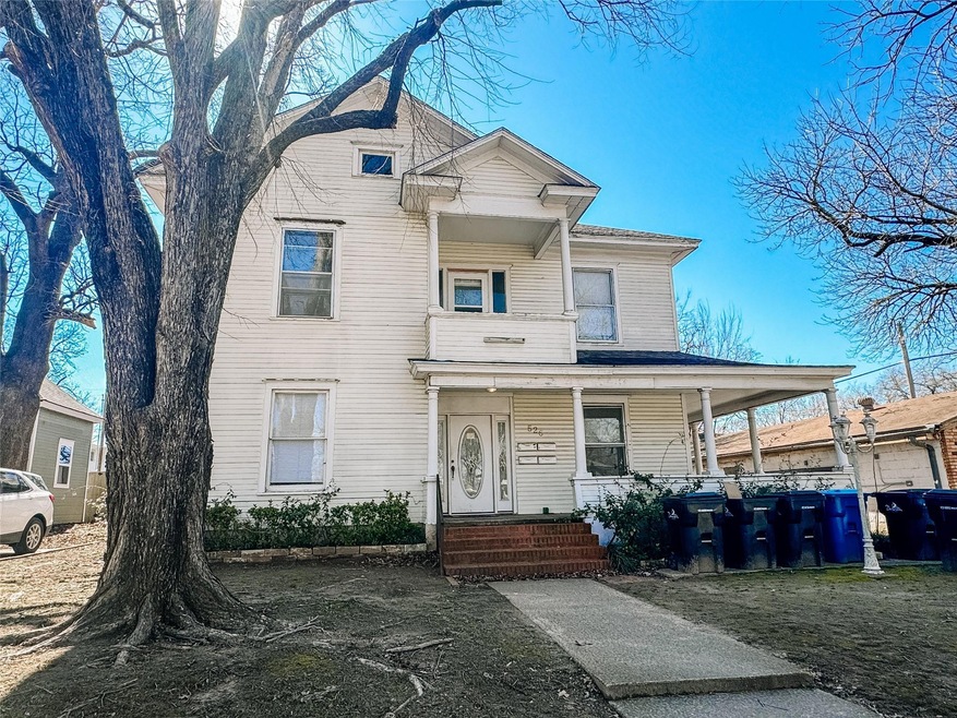 526 W Munson St, Denison, TX 75020 - photo 1