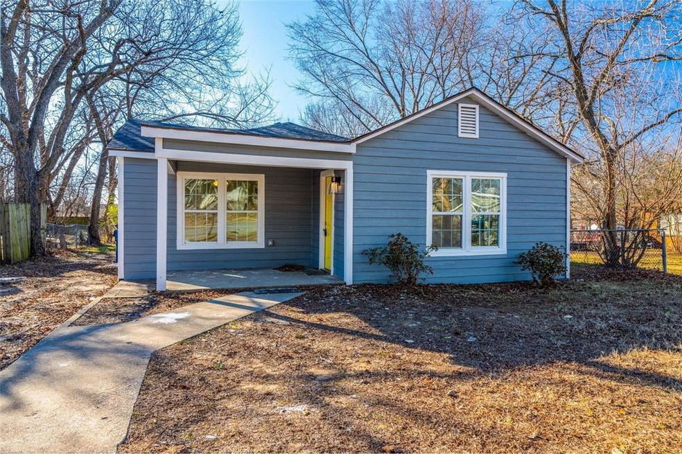 220 W Murray St, Denison, TX 75020 - photo 1