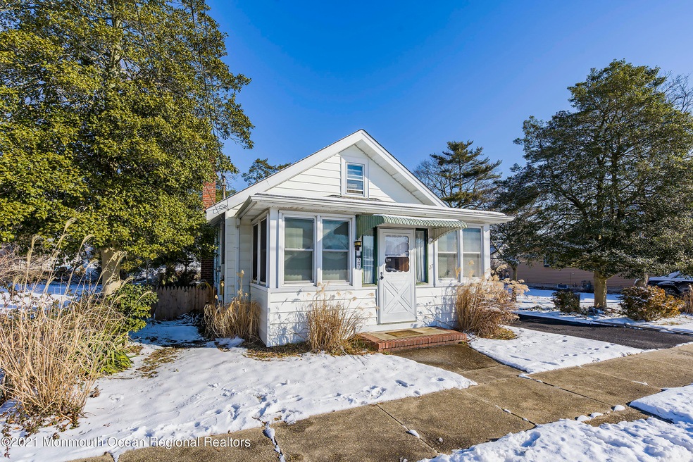 27 E Lakewood Ave, Ocean Gate, NJ 08740 - photo 1
