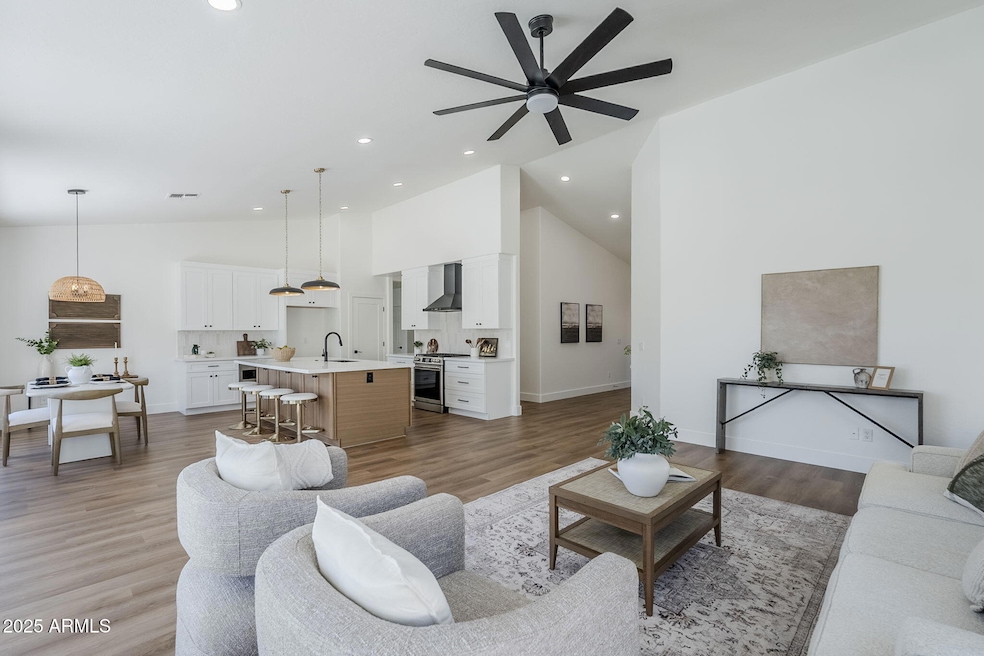7-web-or-mls-Lakeview-7