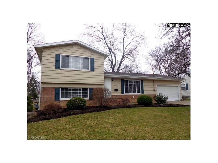 Welcome to 2333 Norman Dr. in Stow, Ohio's Maplewo