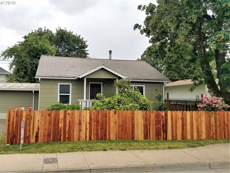 545 A St, Creswell, OR 97426 - photo 1