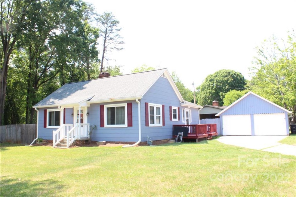 1221 Belle Ave, Statesville, NC 28677 - photo 1