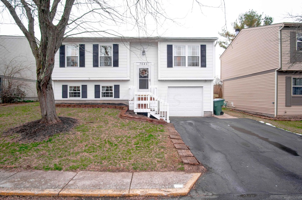 7646 Charlesway