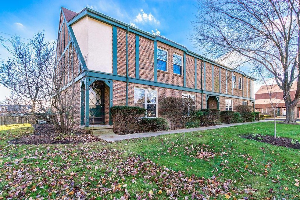 1563 Sandringham Court-1-SMALL