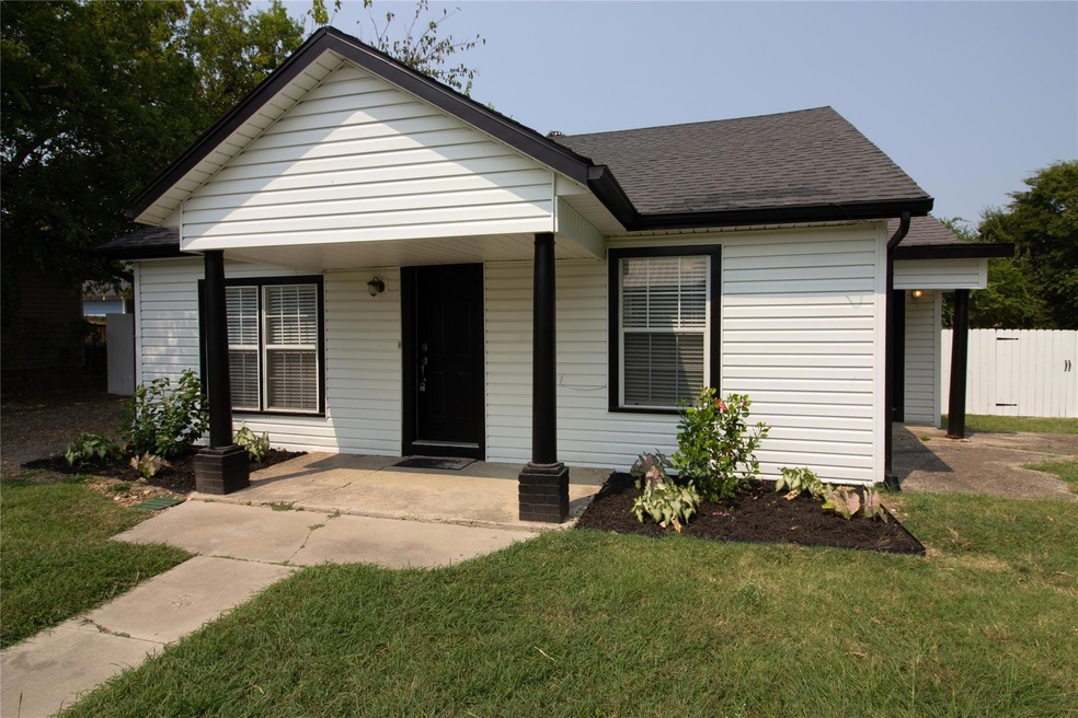 404 W Mill St, Decatur, TX 76234 - photo 1