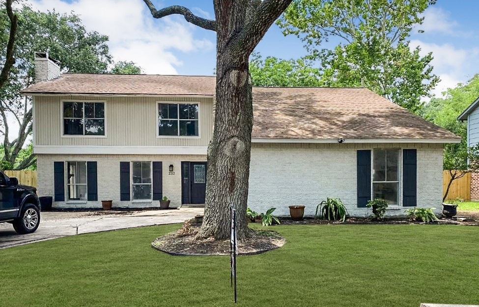 232 E Castle Harbour Dr, Friendswood, TX 77546 - photo 1