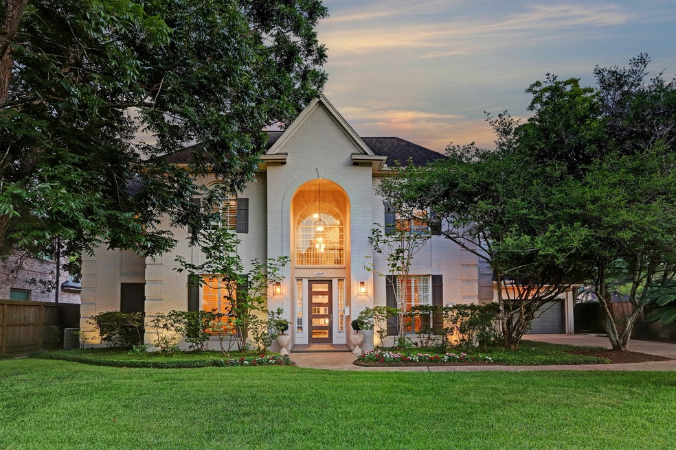 8609 Merlin Dr, Houston, TX 77055 - photo 1