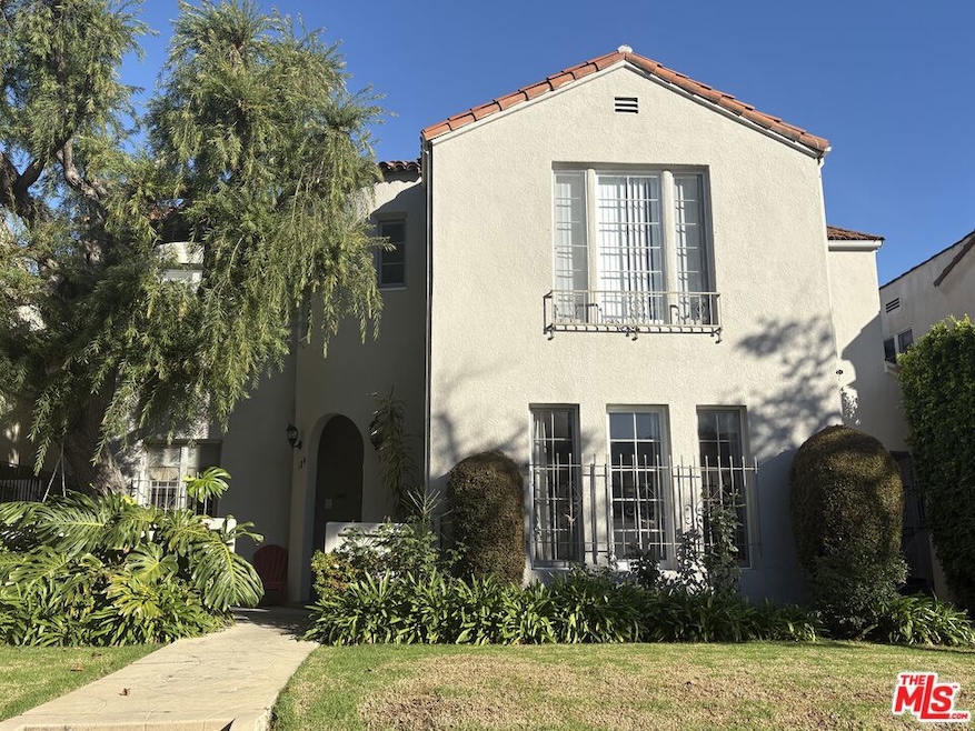 124 N Mansfield Ave, Los Angeles, CA 90036 - photo 1