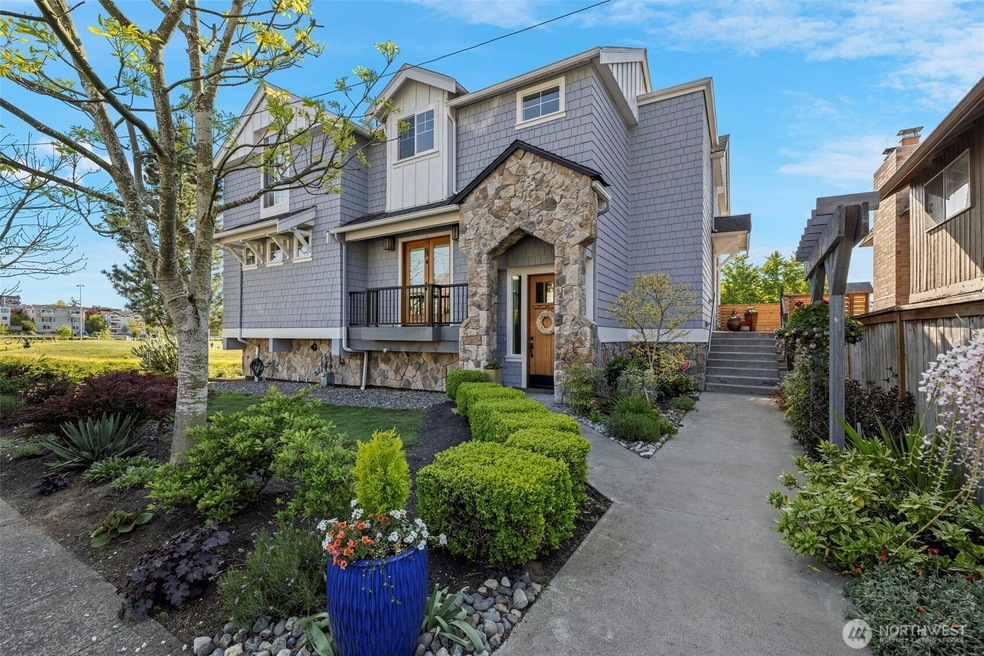 656 Daley St unit 102, Edmonds, WA 98020 - photo 1