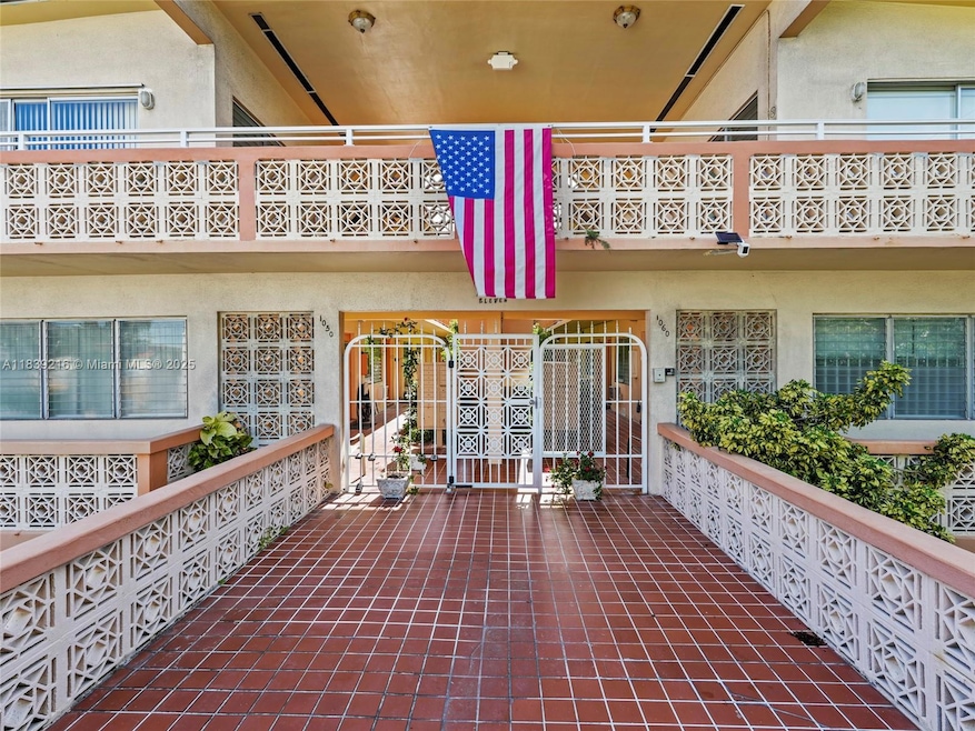 1060 Pennsylvania Ave unit 4, Miami Beach, FL 33139 - photo 1