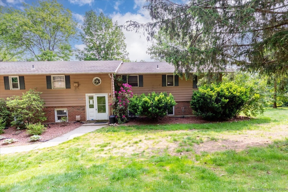 270 S Windham Rd unit 61, Willimantic, CT 06226 - photo 1