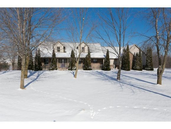 W5938 Hearthstone Dr, Appleton, WI 54915 - photo 1