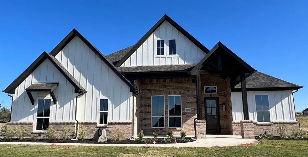 2051 Sunset Hill Ct, Weatherford, TX 76087 - photo 1