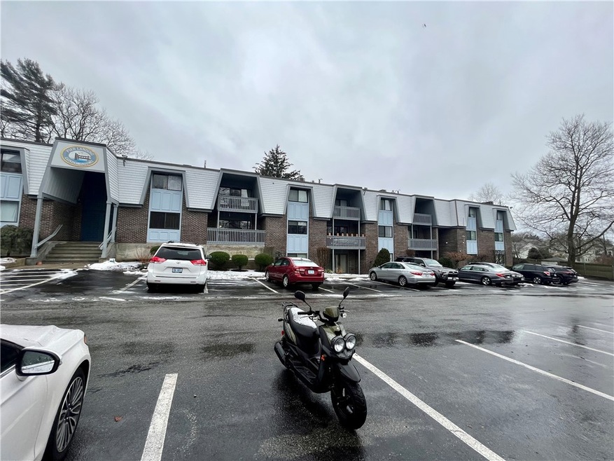 125 Van Zandt Ave unit 206, Newport, RI 02840 - photo 1