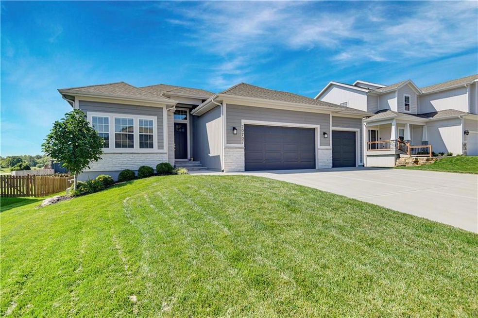 20707 W 49th St, Shawnee, KS 66218 - photo 1