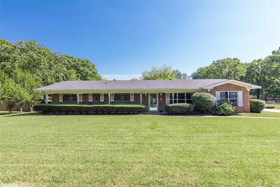 3803 Galleria Oaks Dr, Texarkana, TX 75503 - photo 1