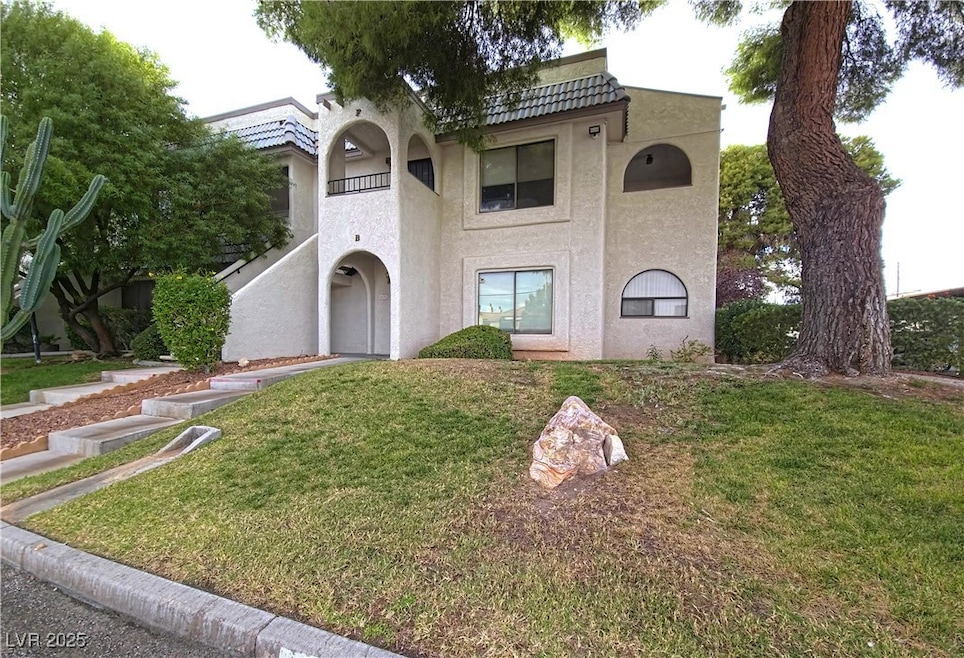 1400 Santa Margarita St unit B, Las Vegas, NV 89146 - photo 1