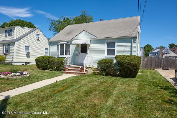 1306 Franklin Pkwy, Ocean, NJ 07712 - photo 1