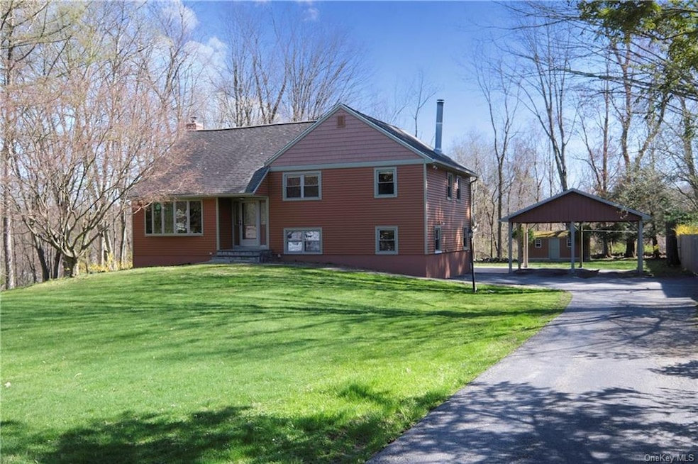 2340 Hawthorne Dr, Yorktown Heights, NY 10598 - photo 1