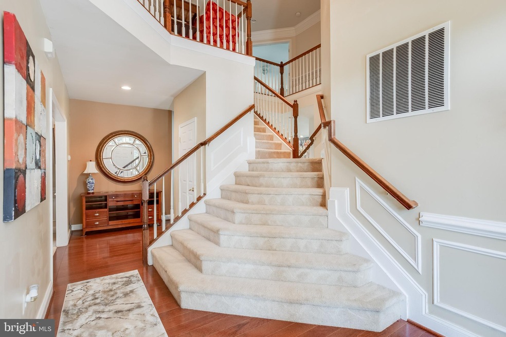 19142 Potomac Crest Dr, Triangle, VA 22172 - photo 1