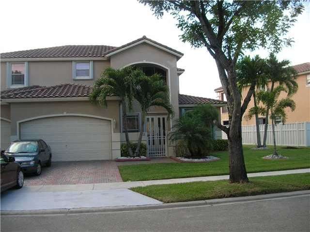 2116 SW 118th Ave, Miramar, FL 33025 - photo 1