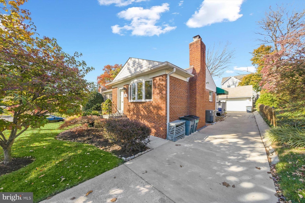 For Sale $924,000 • Co-Listing Agent