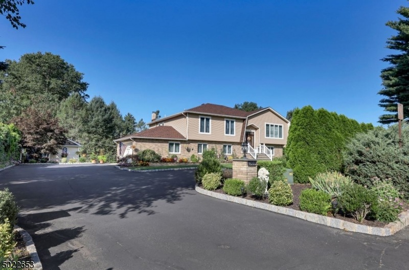 12 Edgewood Terrace, Fairfield, NJ 07004 - photo 1