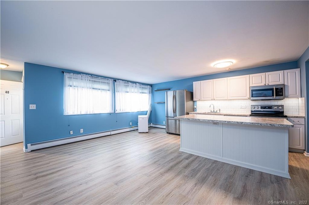 40 Sigwin Cir unit 40, Wallingford, CT 06492 - photo 1