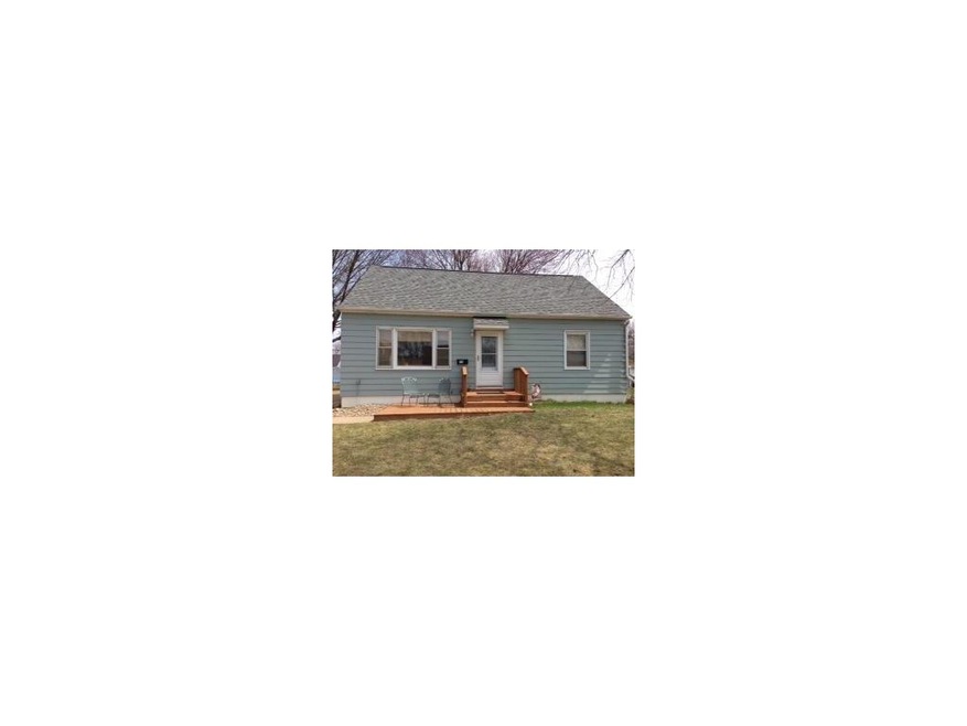 1411 9th St NW, Cedar Rapids, IA 52405 - photo 1