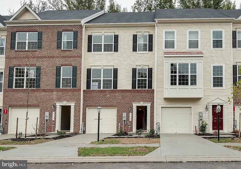 556 Bluffton Dr, Glen Burnie, MD 21060 - photo 1